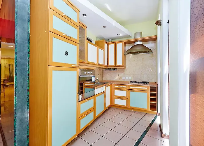 Deribasovskaya With Jacuzzi