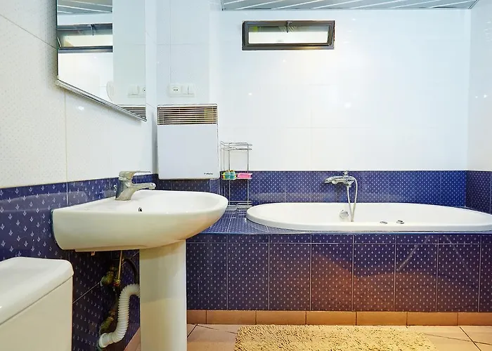 Deribasovskaya With Jacuzzi Odessa