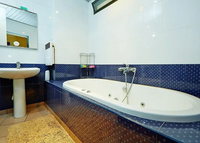 Daire Deribasovskaya With Jacuzzi Odessa